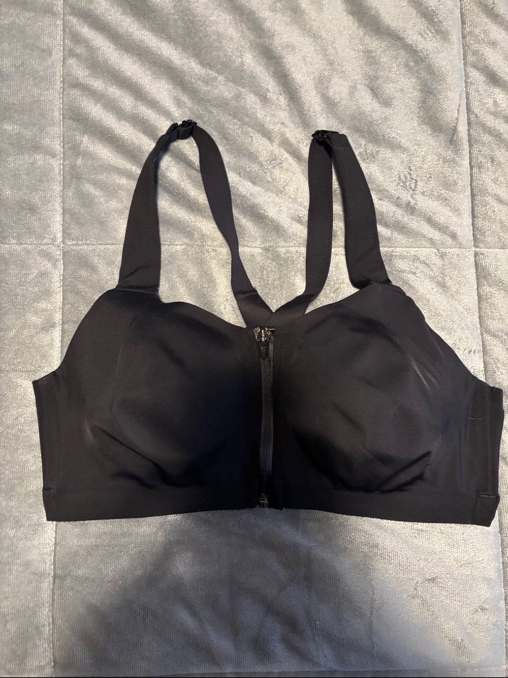 Victoria’s Secret On Point Front-Zip Black Sports Bra 38D
